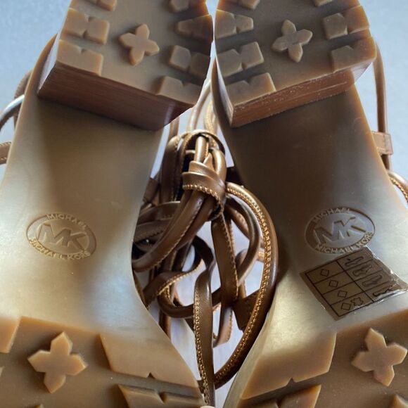 MICHAEL KORS VeroLug Platform Leather Sandals Size 9 - Picture 8 of 10